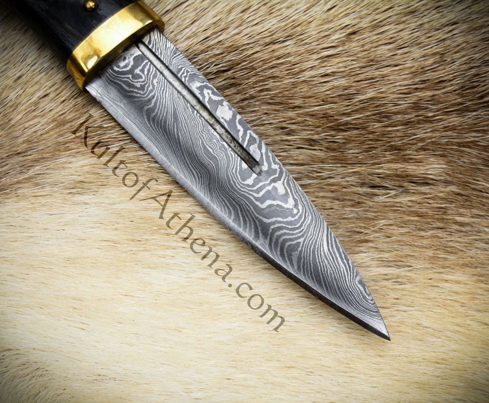Fighting Sgian Dubh with Damascus Blade