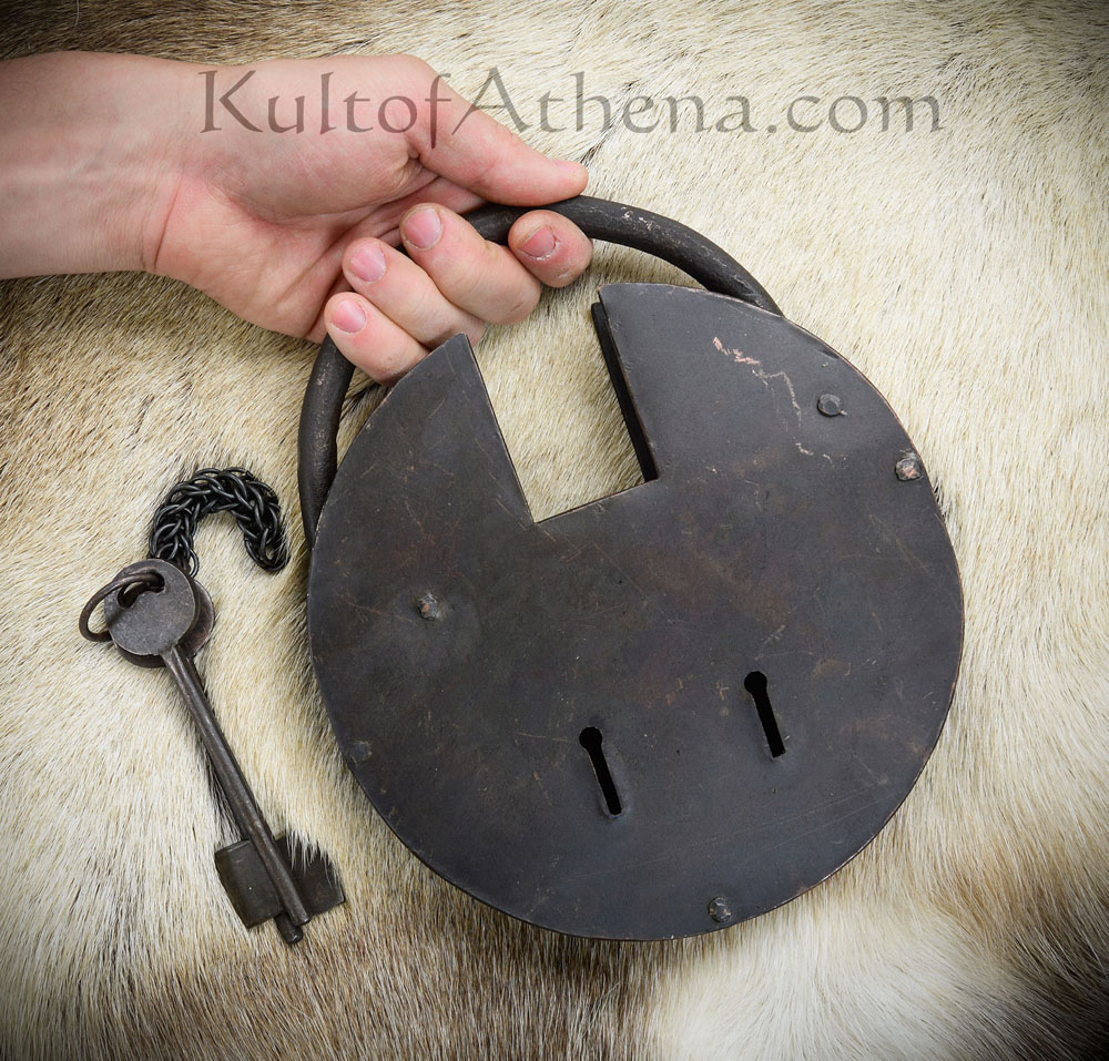 Giant Medieval Padlock with Keys and Chainmail keychain